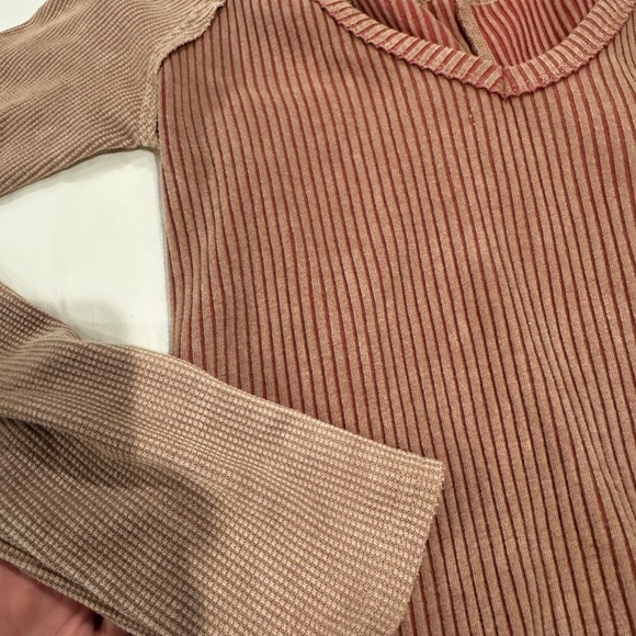 Guilded Intent  Ribbed sweater - Picture 5 of 5